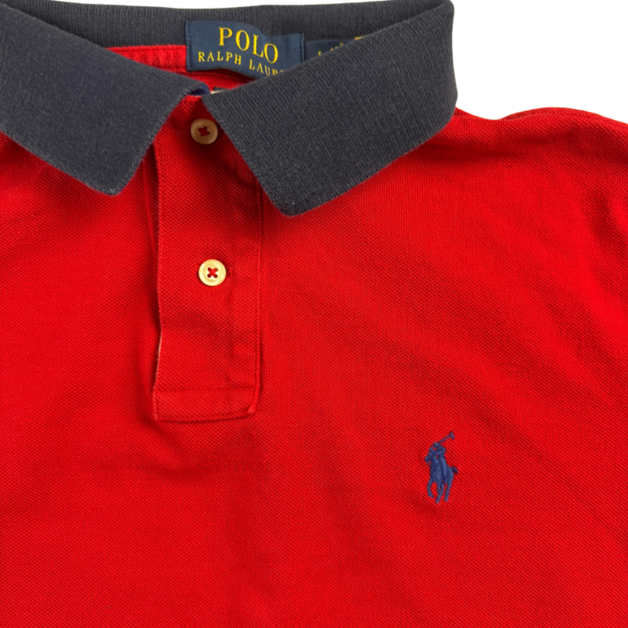 Ralph Lauren Polo – Detail Logo und Knopfleiste