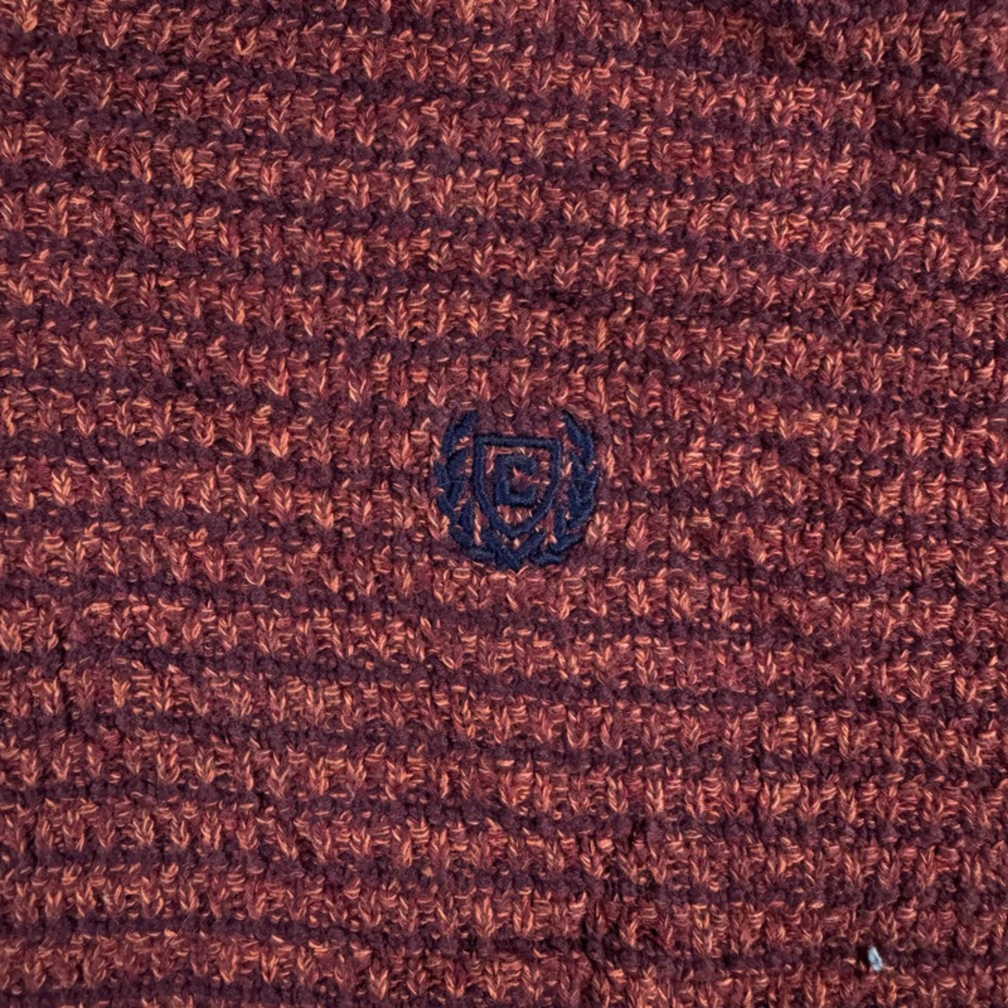 Chaps Pullover – Detail gesticktes Logo