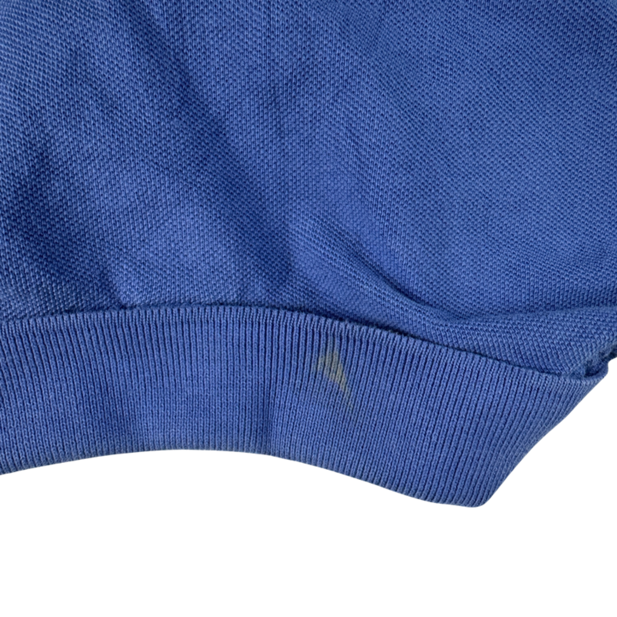 Ralph Lauren Polo hellblau – Detail Verschmutzung