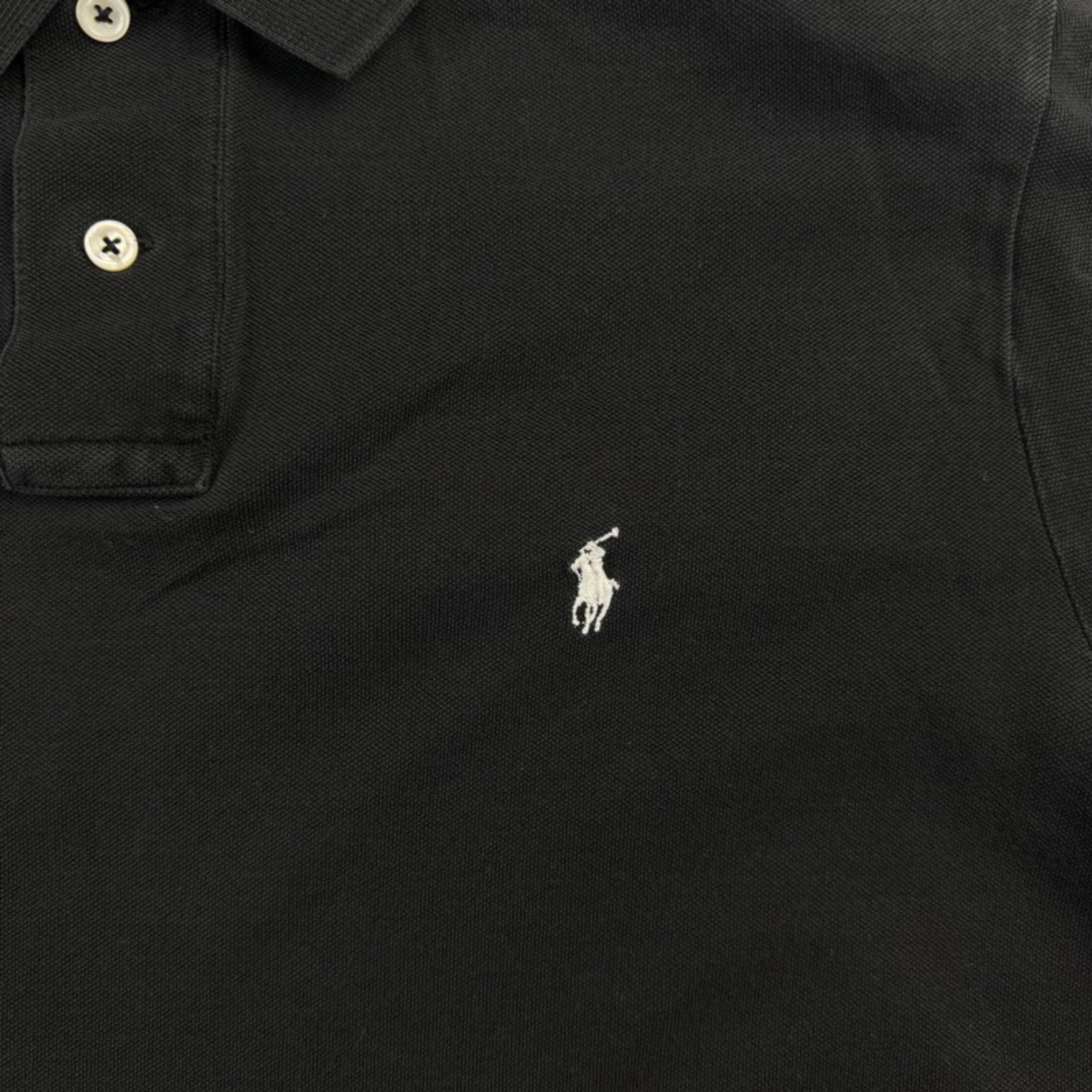 Ralph Lauren Polo schwarz – Detail Logo