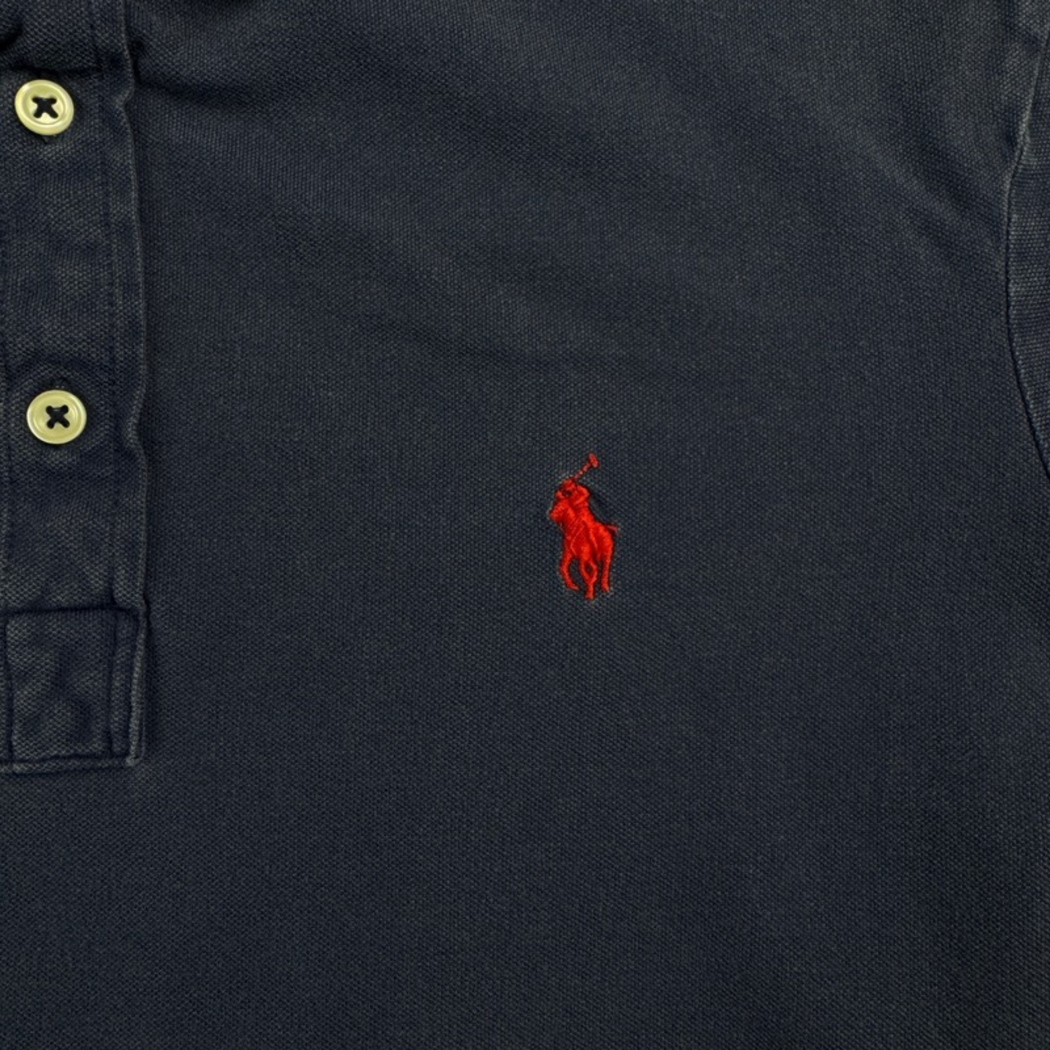 Ralph Lauren Polo dunkelblau – Detail Logo
