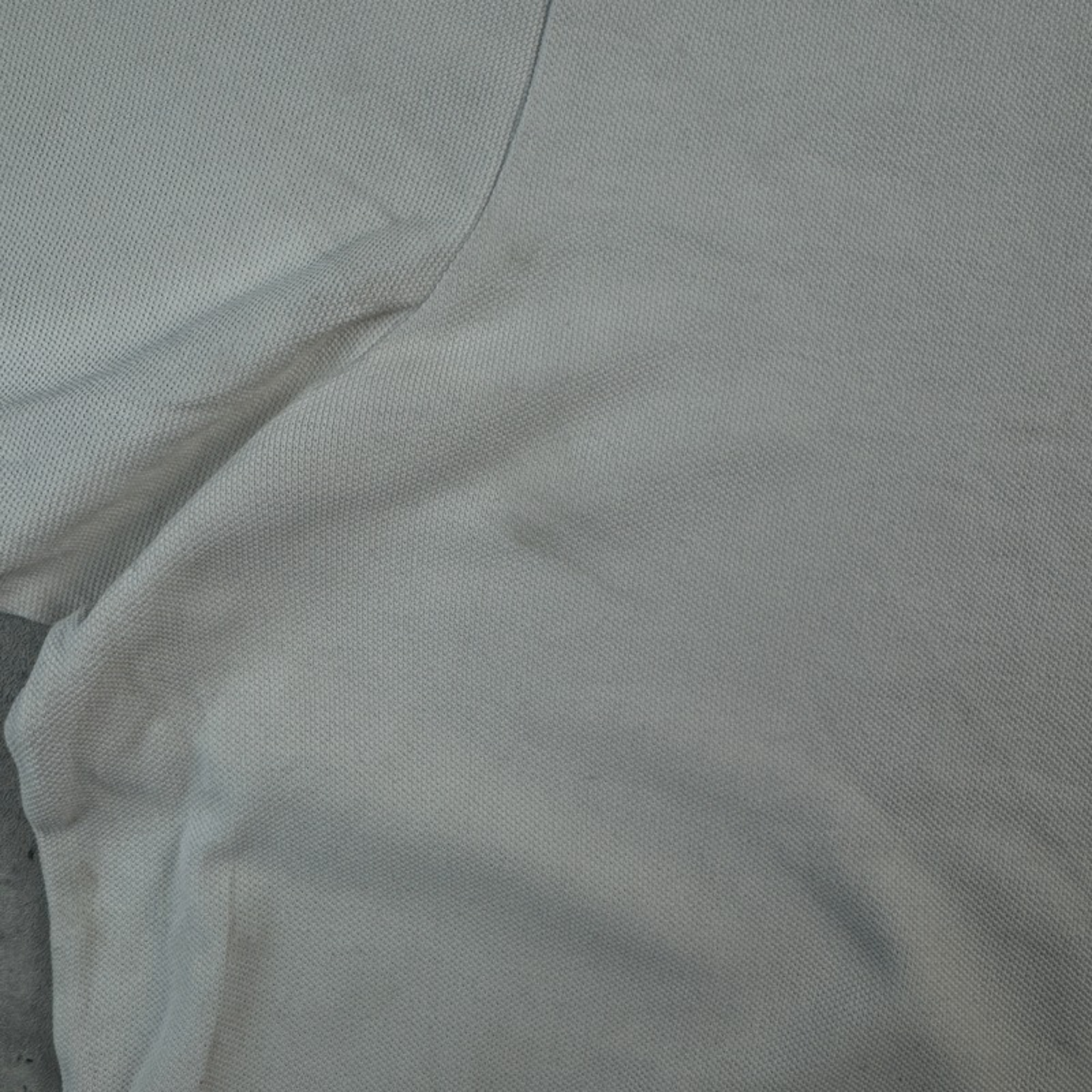 Ralph Lauren Polo weiß – Detail Flecken