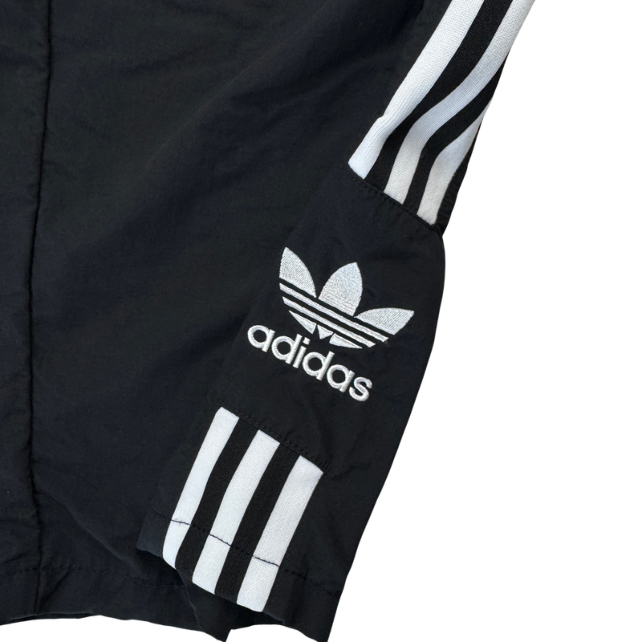 Adidas Trefoil am Saum