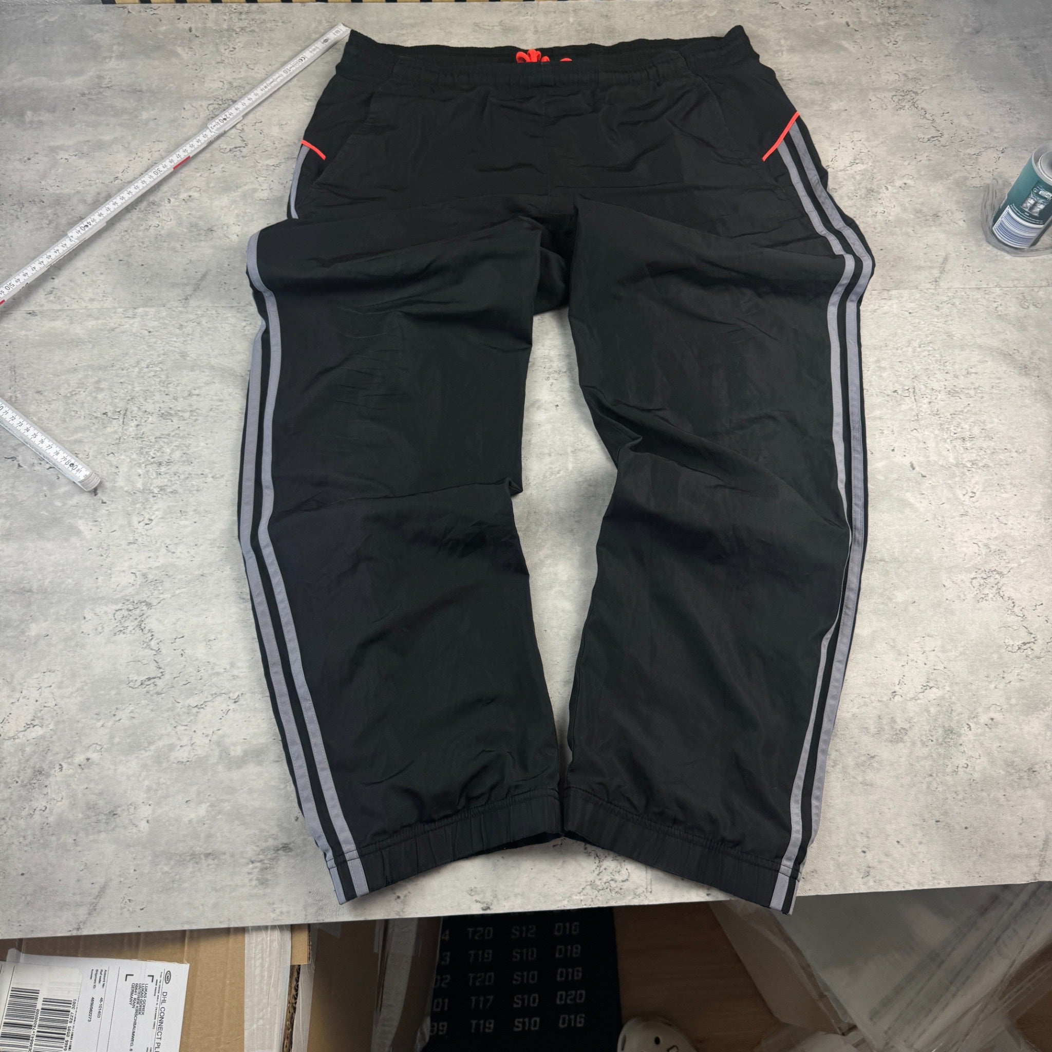 Adidas Trackpants (L) Rückenansicht